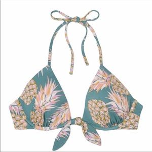 Target shade and shore bikini top never worn